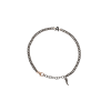 Mano | J . | BRACCIALE CON CATENA GROUMETTE IN TITANIO, LETTERA A IN ORO ROSA E DIAMANTI  NERI - KATBRRGBBGROUM_A - KATBRRGBBGROUM_A (1)