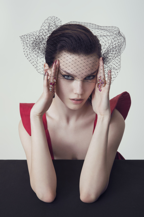 Accedi alla scheda di Bartorelli Italian Jewels ANELLO IN ORO ROSA CON DIAMANTI BIANCHI E ZAFFIRI ROSA - 3R00087DSPP1