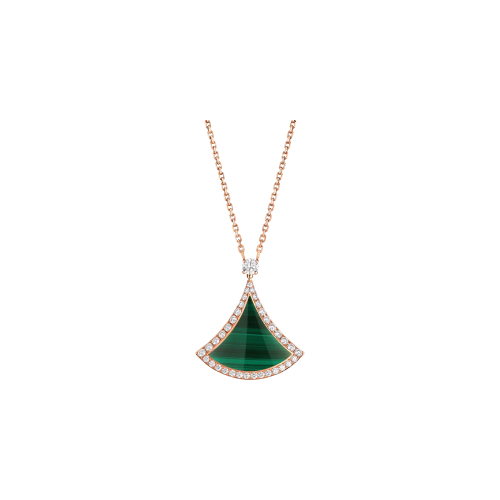 Accedi alla scheda di Bulgari COLLANA CON PENDENTE DIVAS' DREAM IN ORO ROSA 18 KT CON INSERTO IN MALACHITE E PAV&Eacute; DI DIAMANTI - CL859304 - CL859304