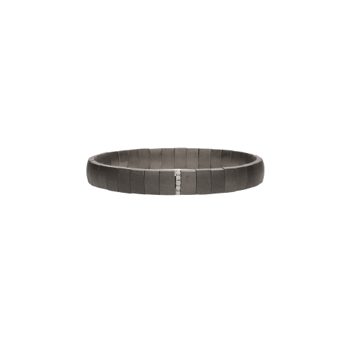 Accedi alla scheda di Mano | J . BRACCIALE ELASTICA IN TITANIO CON UN MODULO IN ORO BIANCO E DIAMANTI - SPRBRBOMTOBWBRBIG_M - SPRBRBOMTOBWBRBIG_M