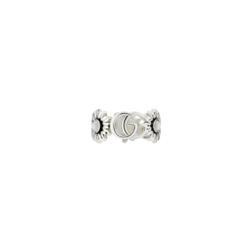 Accedi alla scheda di Gucci ANELLO FIORE IN ARGENTO GG MARMONT - YBC527394003 - YBC527394003