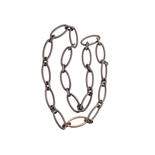 Accedi alla scheda di Mano | J . COLLANA A MAGLIE OVALI IN TITANIO SABBIATO,  ORO ROSA E DIAMANTI - CCO14RGDWH