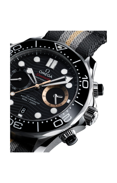 Accedi alla scheda di Omega SEAMASTER DIVER 300M 44 MM, ACCIAIO SU NATO - 210.32.44.51.01.002