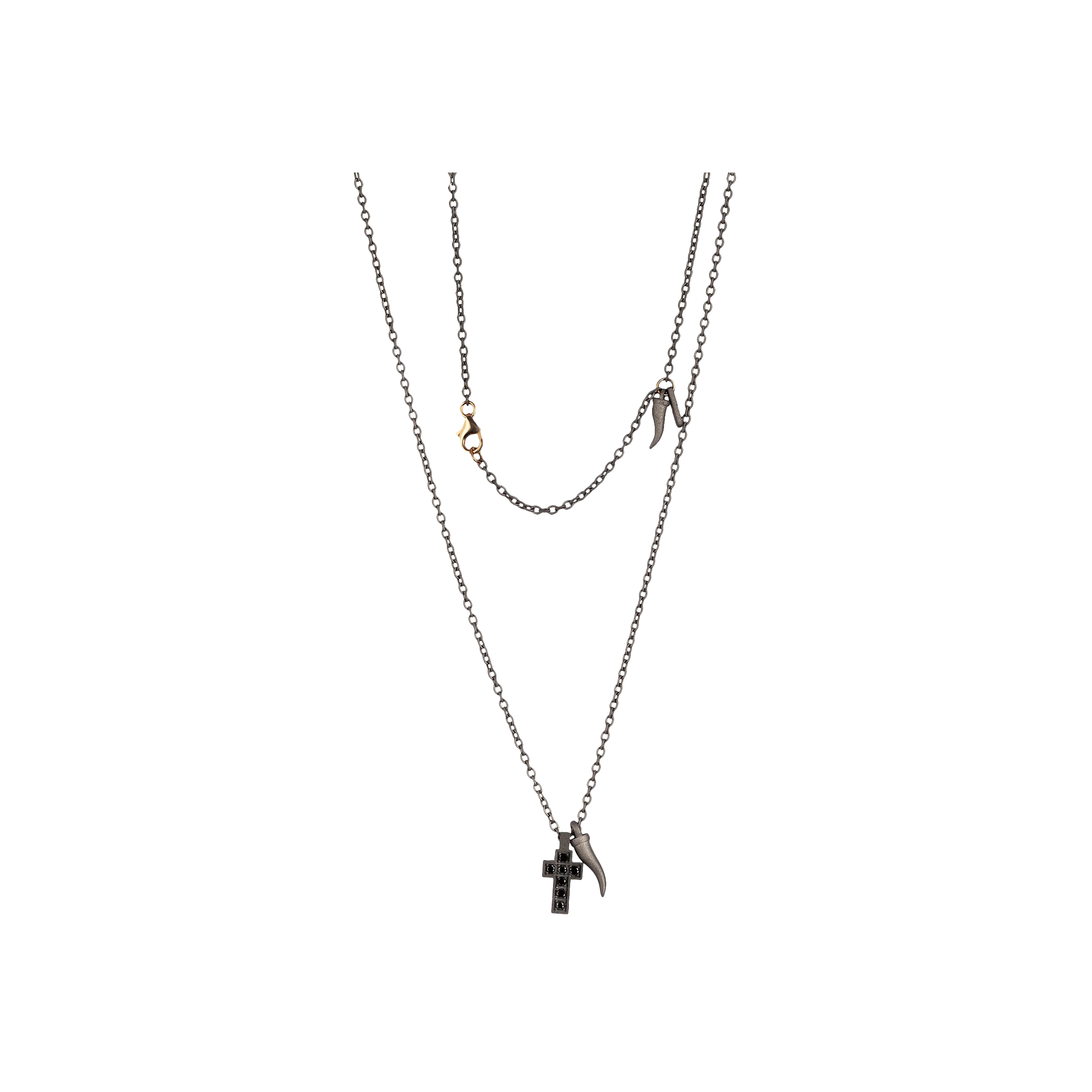 Mano | J . | COLLANA DA UOMO MINIMAL IN TITANIO, CORNETTO PENDENTE E UNA CROCE INCASSATA CON DIAMANTI BLACK - CATSMGIRTBCROLH (1)
