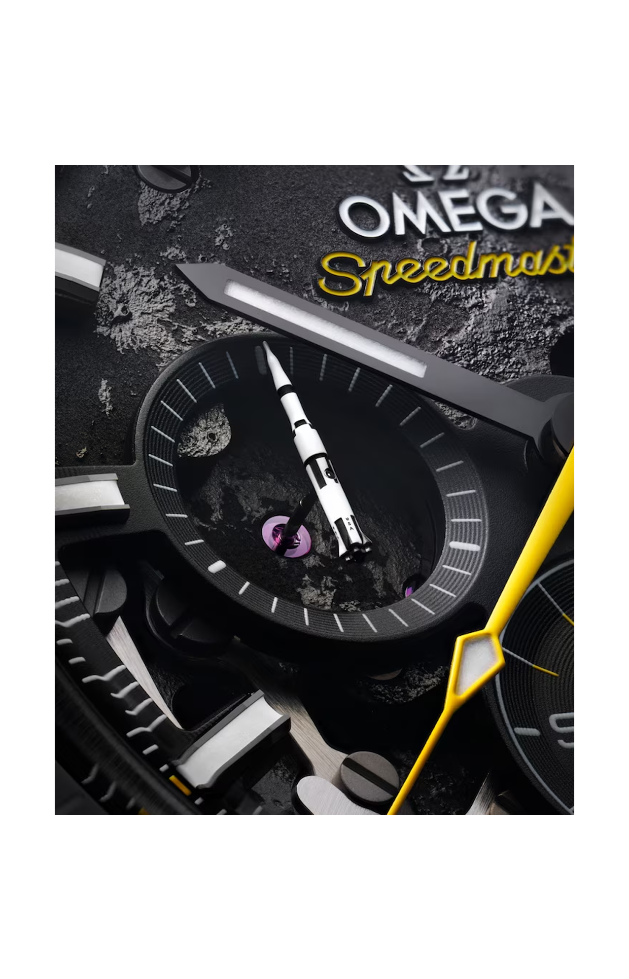 Omega | SPEEDMASTER DARK SIDE OF THE MOON 44,25 MM, CERAMICA NERA SU CAUCCI&Ugrave; - 310.92.44.50.01.001 (4)